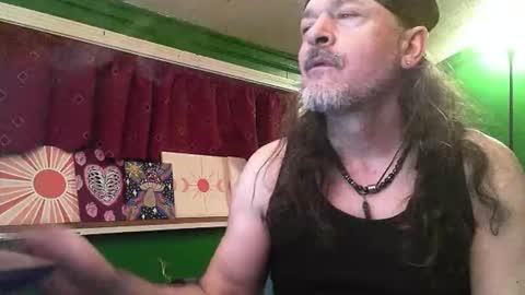 Snapshot of hippiedad333 chatting on April 2026 06:22:02 AM hippiedad333 online show from April 2026 06:22:02 AM