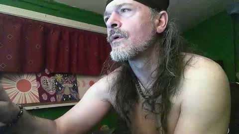 Snapshot of hippiedad333 chatting on April 2026 06:22:02 AM hippiedad333 online show from April 2026 06:22:02 AM