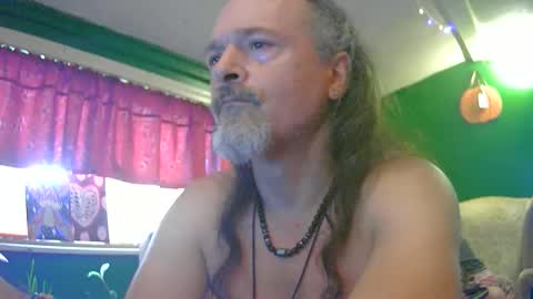 hippiedad333 online show from June 2026 04:39:02 PM