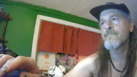hippiedad333 online show from June 2026 04:33:01 AM