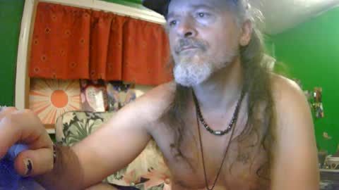 hippiedad333 online show from June 2026 01:44:02 AM
