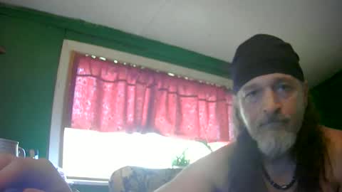 hippiedad333 online show from June 2026 07:59:02 PM