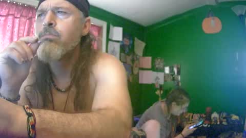hippiedad333 online show from July 2026 06:56:01 PM