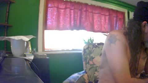 hippiedad333 online show from July 2026 11:29:01 PM