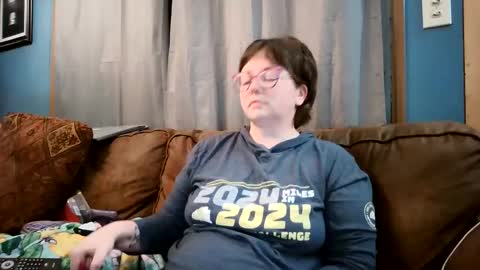 Snapshot of hippihope420 chatting on February 2025 04:18:02 AM Bella online show from February 2025 04:18:02 AM