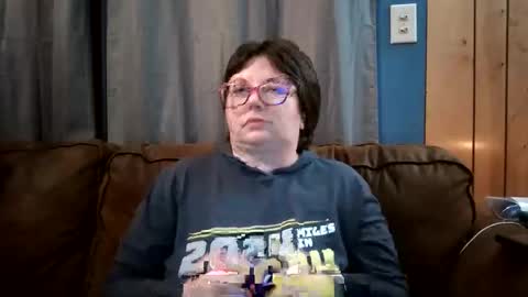 Snapshot of hippihope420 chatting on February 2025 02:39:01 AM Bella online show from February 2025 02:39:01 AM