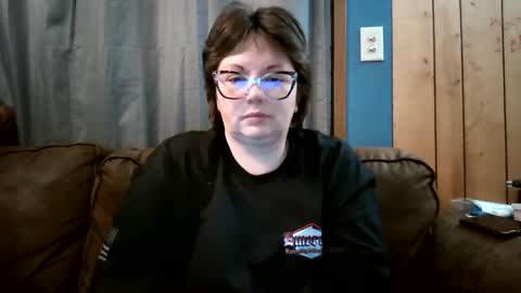 Snapshot of hippihope420 chatting on February 2025 05:30:02 AM Bella online show from February 2025 05:30:02 AM