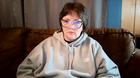 Snapshot of hippihope420 chatting on March 2025 05:52:02 AM Bella online show from March 2025 05:52:02 AM