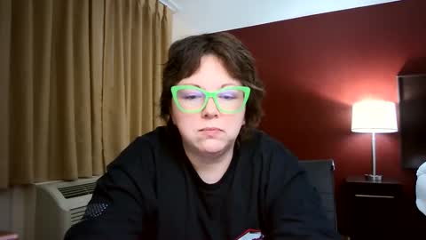 Snapshot of hippihope420 chatting on March 2025 06:08:01 AM Bella online show from March 2025 06:08:01 AM