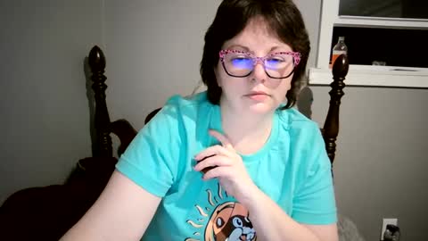 Snapshot of hippihope420 chatting on March 2025 12:42:02 AM Bella online show from March 2025 12:42:02 AM