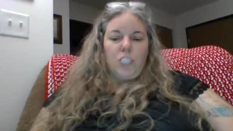 hippysnewhere online show from June 2026 09:52:01 AM