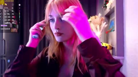 Snapshot of hisoka__akerley chatting on September 2025 05:25:02 PM Ella online show from September 2025 05:25:02 PM