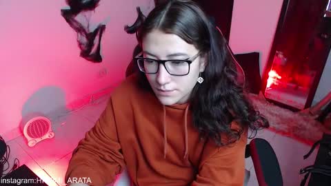 Hitomi Arata online show from November 2025 11:01:02 AM