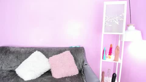 hiyakasudere_ online show from October 2025 07:00:01 PM