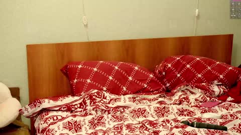 Snapshot of ho1yh01e chatting on December 2024 09:39:02 AM Holly online show from December 2024 09:39:02 AM