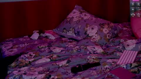 Snapshot of ho1yh01e chatting on March 2025 08:21:01 PM Holly online show from March 2025 08:21:01 PM