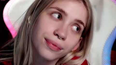 Snapshot of ho1yh01e chatting on October 2025 07:15:01 PM Holly online show from October 2025 07:15:01 PM