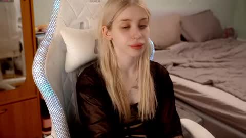 Holly online show from May 2026 06:13:01 PM