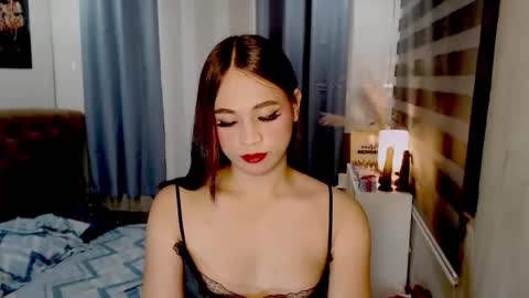 hoelymarie online show from May 2026 10:23:02 AM