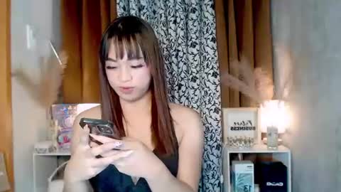 hoelymarie online show from June 2026 02:11:01 AM