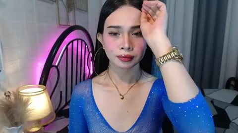 hoelymolly online show from May 2026 06:37:01 PM
