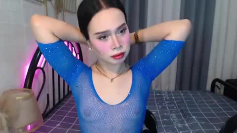 hoelymolly online show from June 2026 07:47:01 PM