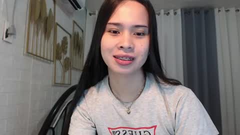 hoelymolly online show from June 2026 07:18:01 AM