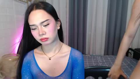 hoelymolly online show from June 2026 06:50:01 PM