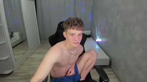 Snapshot of hogrider192 chatting on January 2025 11:50:01 PM Victor online show from January 2025 11:50:01 PM