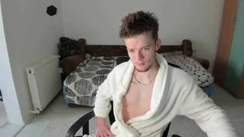 Snapshot of hogrider192 chatting on April 2026 06:42:02 AM Victor online show from April 2026 06:42:02 AM