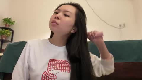 Snapshot of hola_sunflower chatting on November 2025 12:48:01 PM amy online show from November 2025 12:48:01 PM