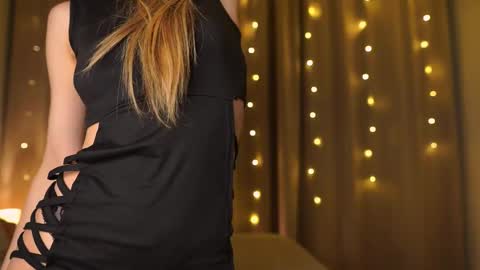 Moni Monica online show from December 2025 02:12:02 PM