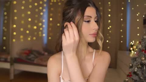 Moni Monica online show from January 2026 08:05:02 AM