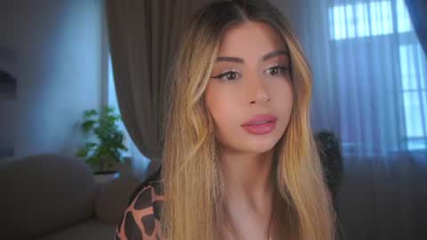 Moni Monica online show from July 2026 08:12:02 AM