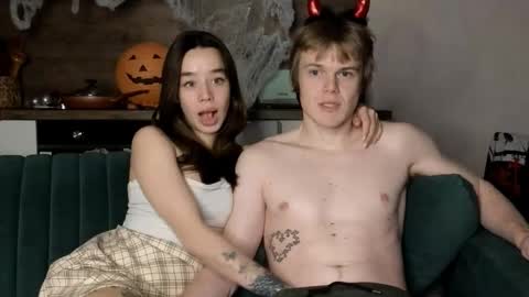 Snapshot of holdonbitch chatting on November 2025 01:08:01 AM Misha and Stacy online show from November 2025 01:08:01 AM