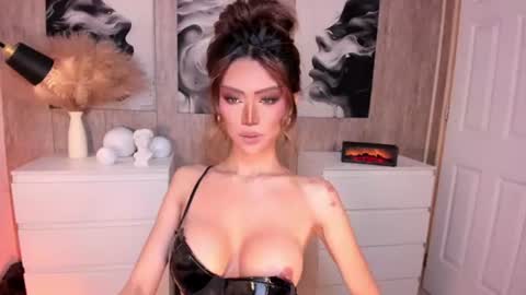 Ms. Laura online show from June 2026 11:15:01 AM