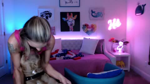 Snapshot of holihurricane chatting on January 2025 04:02:01 AM Holi Hurricane online show from January 2025 04:02:01 AM