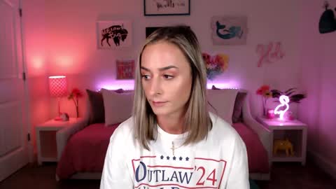 Snapshot of holihurricane chatting on February 2025 05:14:02 AM Holi Hurricane online show from February 2025 05:14:02 AM