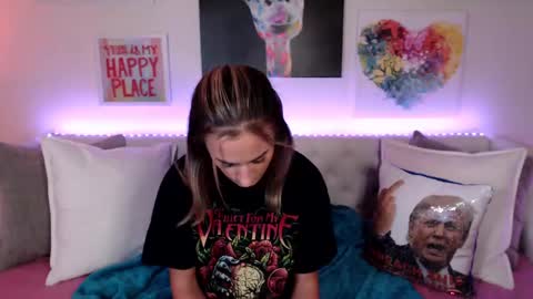 Snapshot of holihurricane chatting on February 2025 04:31:01 AM Holi Hurricane online show from February 2025 04:31:01 AM