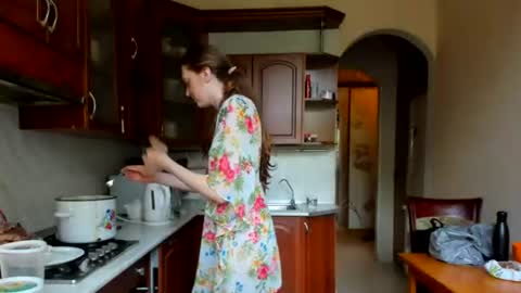 Snapshot of holistic_woman chatting on July 2026 07:15:02 AM holistic_woman online show from July 2026 07:15:02 AM