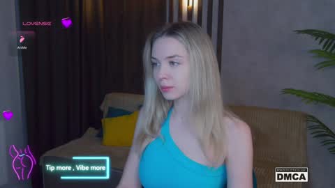 Snapshot of holl1would chatting on January 2025 07:08:01 PM My social media links subscribe to support me online show from January 2025 07:08:01 PM