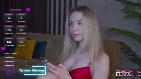 Snapshot of holl1would chatting on February 2025 10:54:01 PM My social media links subscribe to support me online show from February 2025 10:54:01 PM