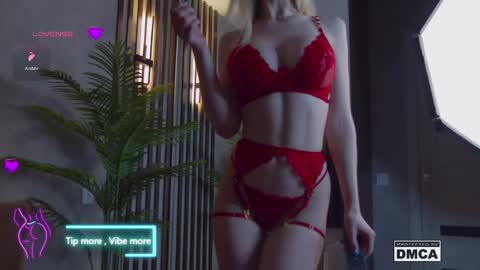 Snapshot of holl1would chatting on February 2025 07:31:02 PM My social media links subscribe to support me online show from February 2025 07:31:02 PM