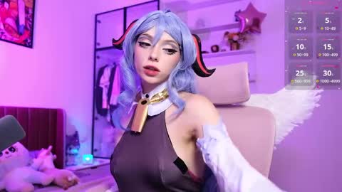 Holli online show from May 2026 11:48:02 AM