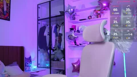 Holli online show from May 2026 12:24:02 PM