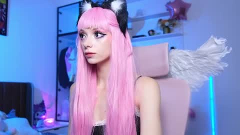 Holli online show from May 2026 12:56:01 PM
