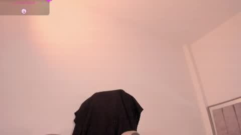 Snapshot of holly_16 chatting on May 2026 11:44:02 PM holly_16 online show from May 2026 11:44:02 PM