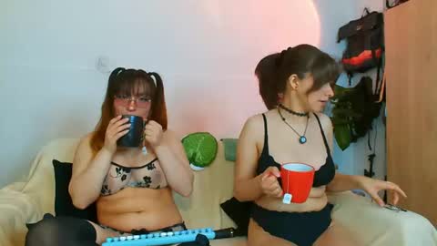 Holly and Honey online show from June 2026 10:01:02 PM