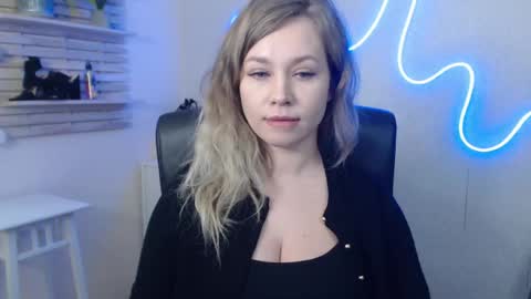 Holly online show from January 2025 06:24:01 AM