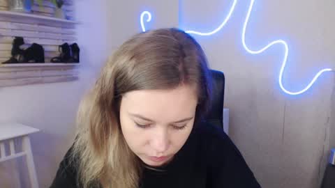 Holly online show from January 2025 08:43:01 AM